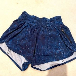 Lululemon tracker short size 4